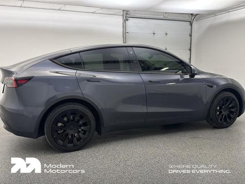 2022 Tesla Model Y Long Range Dual Motor All-Wheel Drive