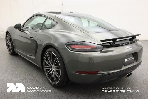 2022 Porsche 718 Cayman T
