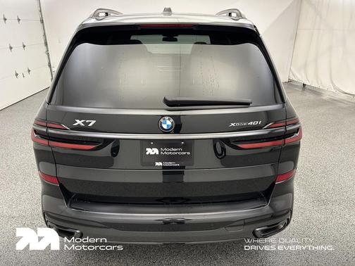 Black Sapphire Metallic 2026 BMW X7 xDrive40i