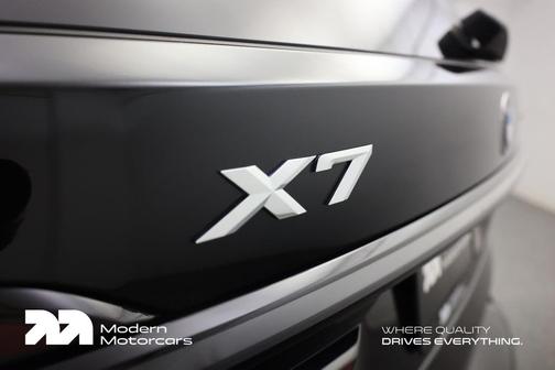 Black Sapphire Metallic 2026 BMW X7 xDrive40i