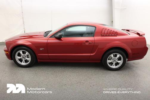 2005 Ford Mustang GT Premium