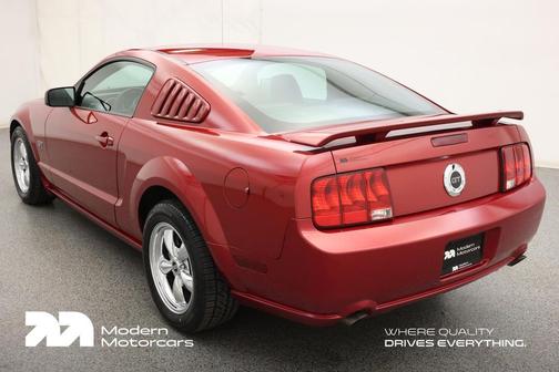 2005 Ford Mustang GT Premium