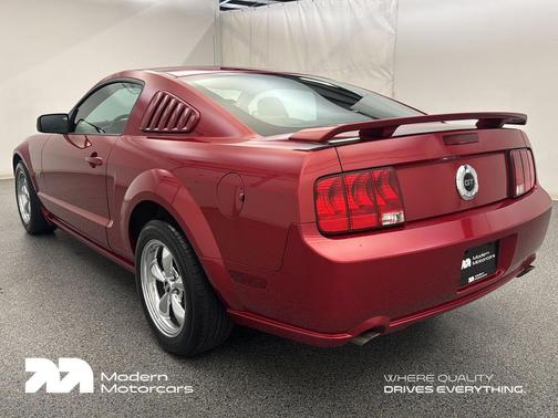 2005 Ford Mustang GT Premium
