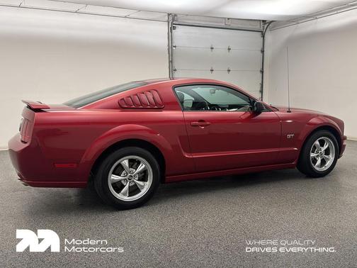 2005 Ford Mustang GT Premium