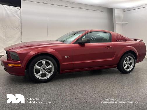 2005 Ford Mustang GT Premium