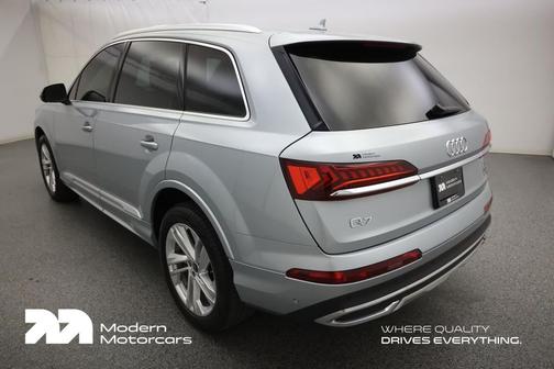2024 Audi Q7 55 Premium Plus