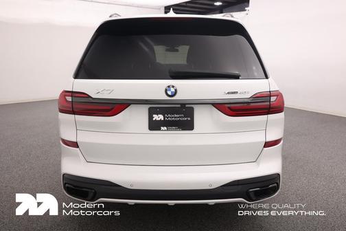 Mineral White Metallic 2022 BMW X7 xDrive40i