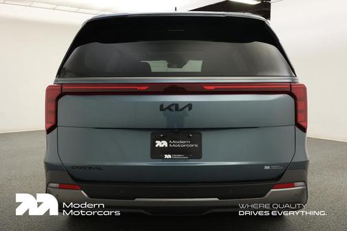 2025 Kia Carnival SX