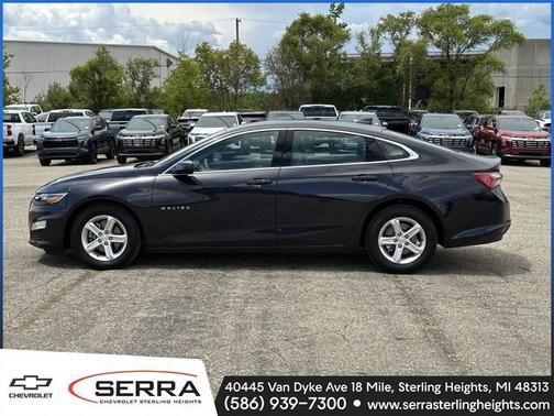 Dark Ash Metallic 2022 Chevrolet Malibu LT