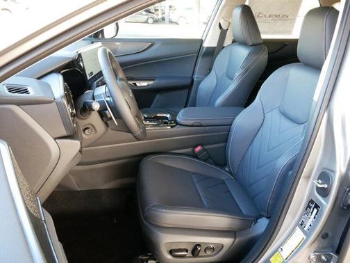 2026 Lexus NX 450h+ Luxury