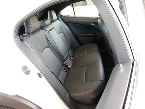 Eminent White Pearl 2025 Lexus UX 300h Base