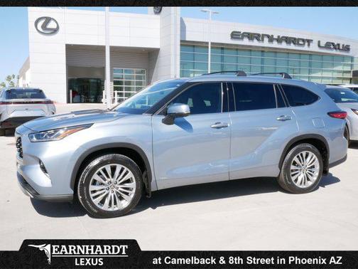 Moon Dust 2023 Toyota Highlander Hybrid Platinum