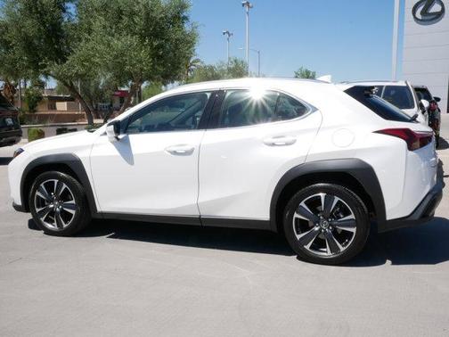 Eminent White Pearl 2025 Lexus UX 300h Base
