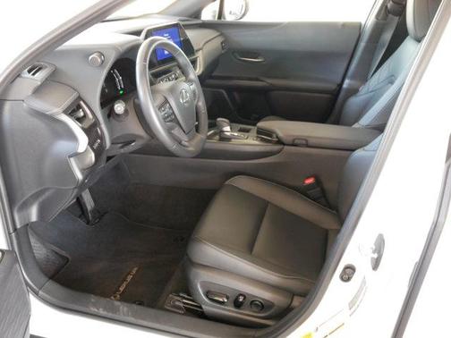 Eminent White Pearl 2025 Lexus UX 300h Base