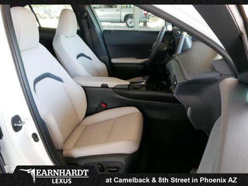 0083 2026 Lexus UX 300h Base