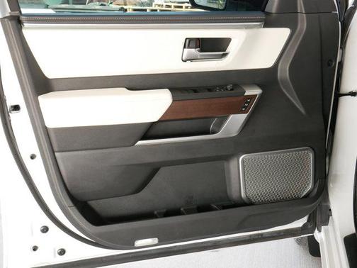 2024 Toyota Sequoia Capstone