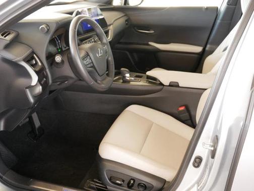 2025 Lexus UX 300h Base