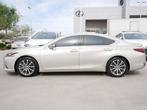 2019 Lexus ES 300h Luxury