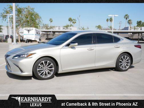 2019 Lexus ES 300h Luxury