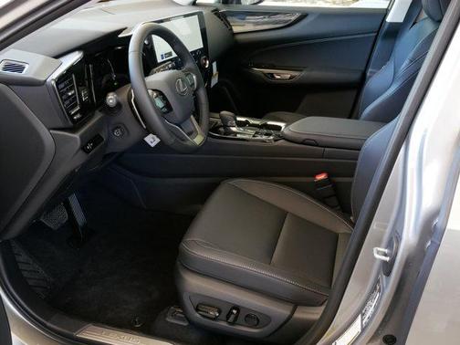 2025 Lexus NX 350h Premium