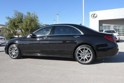 Photo 4 of 32 of 2019 Mercedes-Benz S-Class S 560