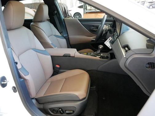 2025 Lexus ES 350 Base