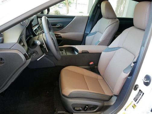 2025 Lexus ES 350 Base