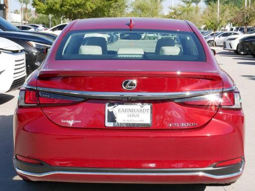 2025 Lexus ES 300h Base