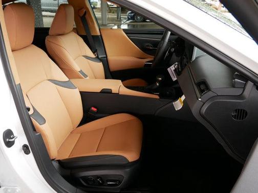 2025 Lexus ES 350 Base