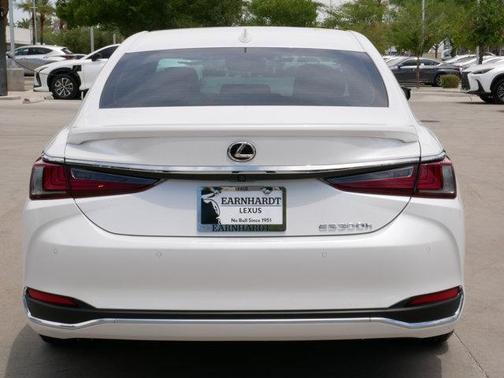 2025 Lexus ES 300h Base