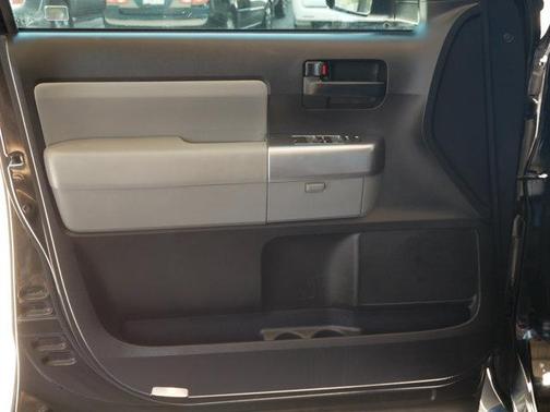 2019 Toyota Sequoia SR5
