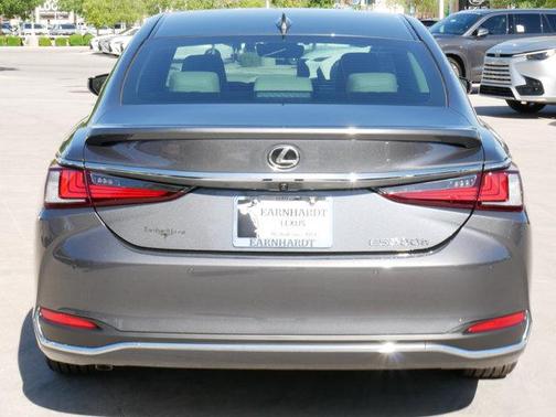 2025 Lexus ES 300h Base