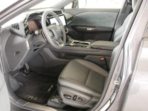 2025 Lexus RZ 450e LUXU