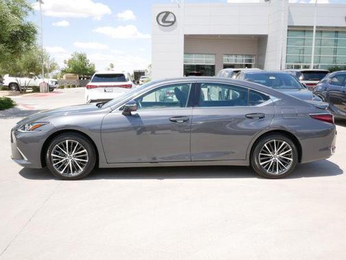 2025 Lexus ES 300h Base