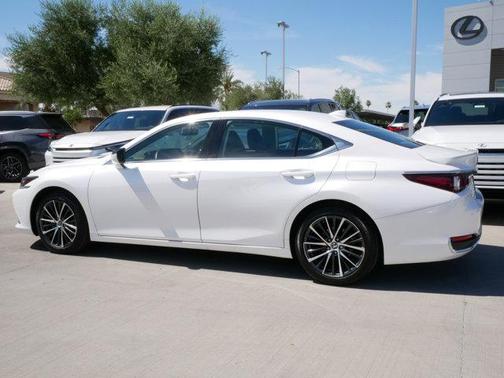 Eminent White Pearl 2025 Lexus ES 300h Base