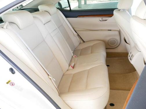 2013 Lexus ES 300h Base