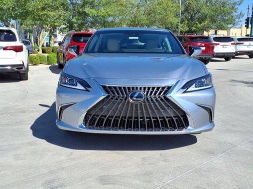2025 Lexus ES 300h Base