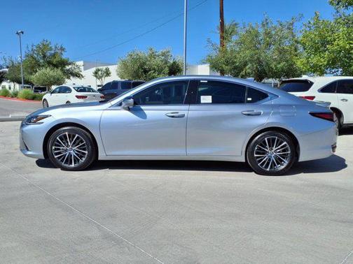 2025 Lexus ES 300h Base