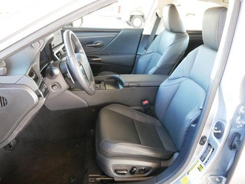 2025 Lexus ES 350 Base