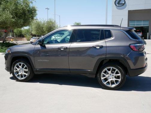 2022 Jeep Compass Latitude Lux