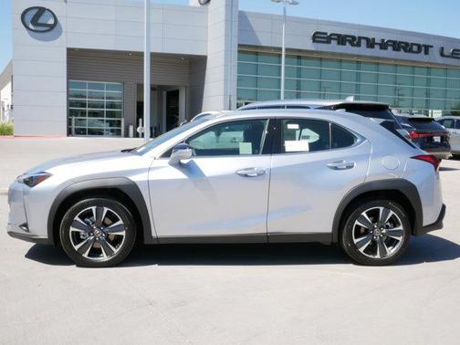 2025 Lexus UX 300h Base