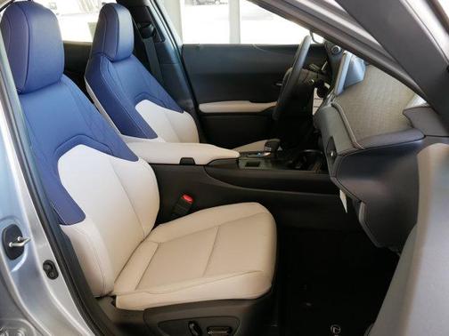 2025 Lexus UX 300h Base