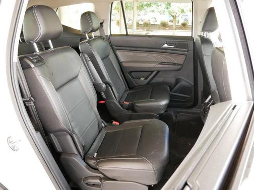 2022 Volkswagen Atlas 3.6L SE w/Technology