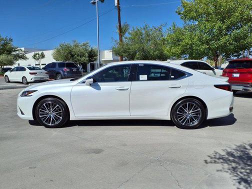 2025 Lexus ES 300h Base
