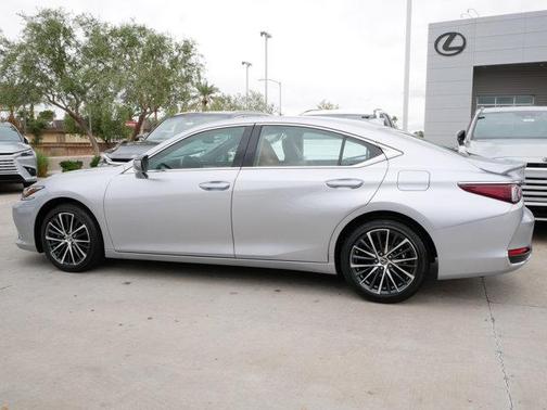2025 Lexus ES 300h Base