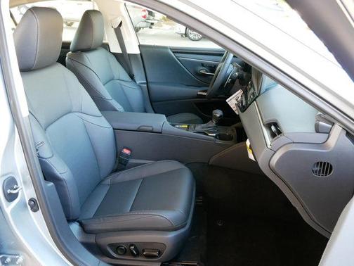 2025 Lexus ES 350 Base