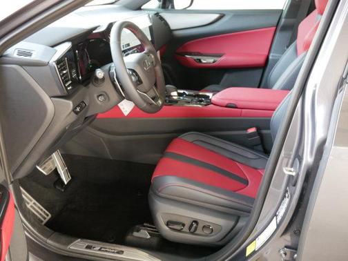 2026 Lexus NX 450h+ F SPORT Handling