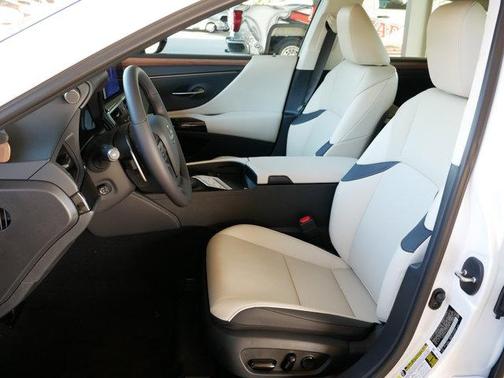 2025 Lexus ES 350 Base