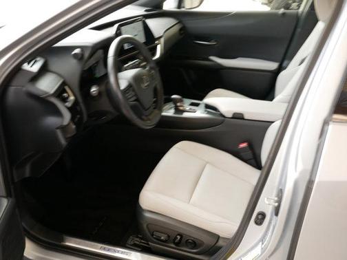 2025 Lexus UX 300h Base