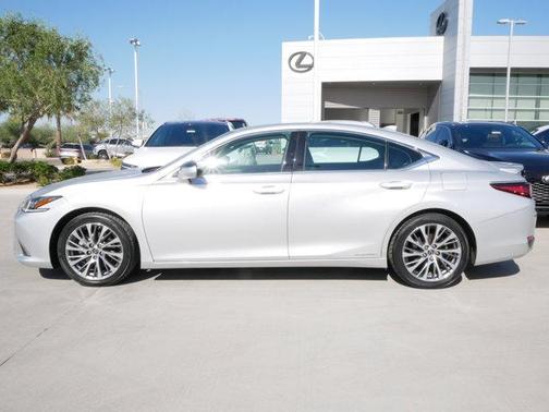 2020 Lexus ES 300h Base